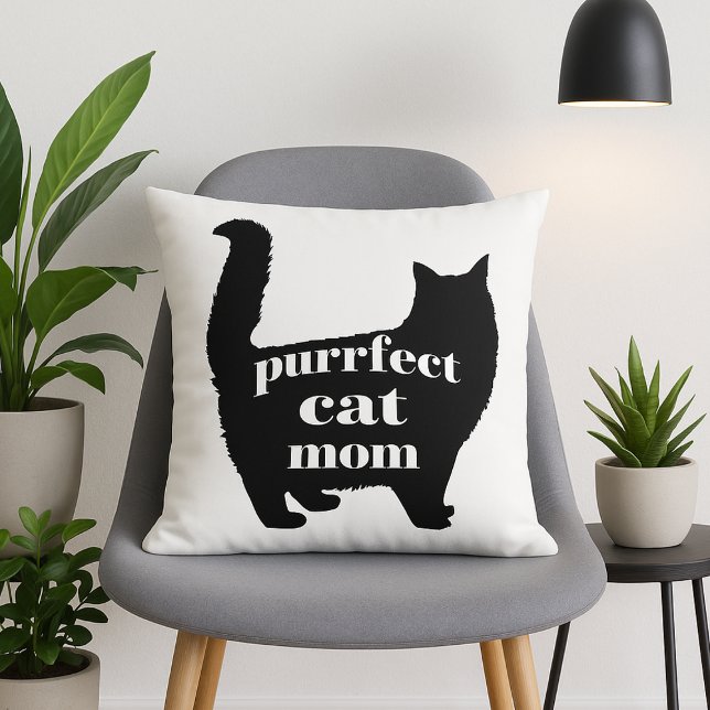 Cat mama kussen (Modern black cat silhouette with "Purrfect Cat Mom" text — perfect gift for stylish cat lovers.)