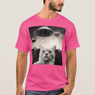 Cat Meme Alien Invasion Kat Vliegende Saus T-shirt