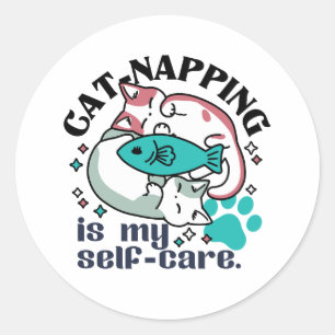 Cat-Napping is mijn zelfzorg: Schattigee slaperige Ronde Sticker
