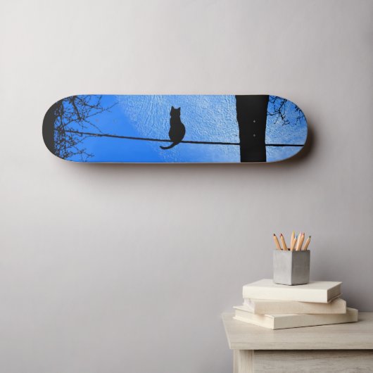 Cat on a Wire Blue Moon Skateboard (Muurkunst (Horizontaal))
