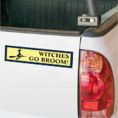 Cat On Broomstick Bumper Sticker (Sur camion)