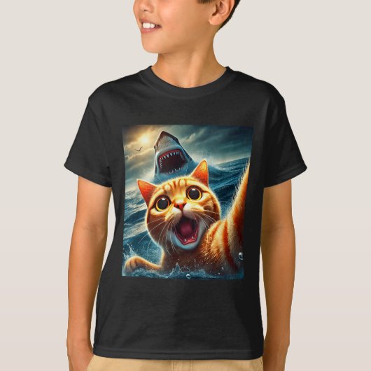 Cat Selfie With Shark Funny  T-shirt (Voorkant)