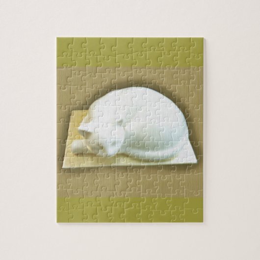 Cat sur Gold Box II Jigsaw Puzzle (Vertical)