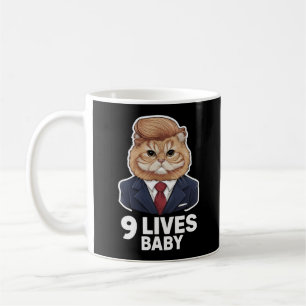 Cat Trump 9 woont in Baby Koffiemok