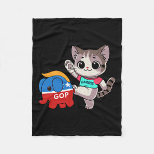 Cat vs. Gop Elephant - Kamala Harris - Anti Trump Fleece Deken
