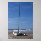 Catamaran op een strand poster (Voorkant)