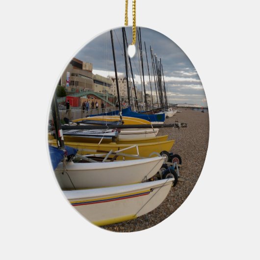 Catamaranen op het strand keramisch ornament (Rechts)