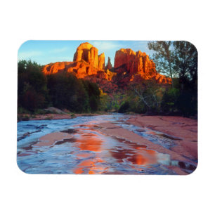 Cathedral Rock reflecting in Oak Creek at Sunset Magneet