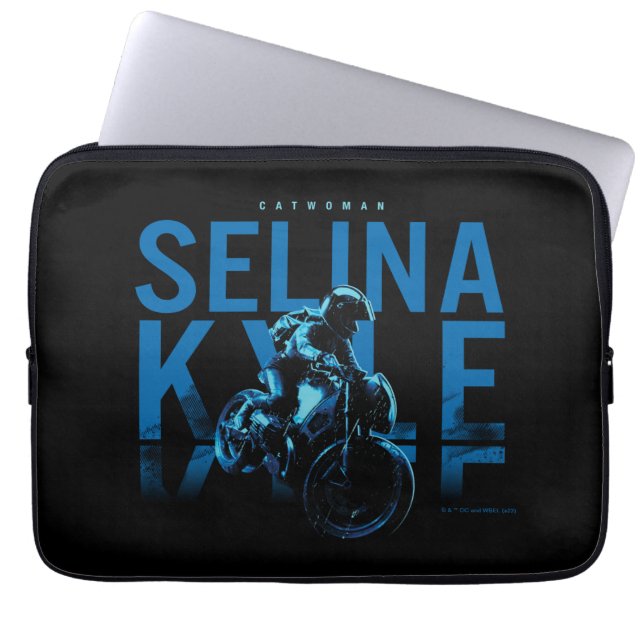 Catoman Selina Kyle Motorcycle Laptop Sleeve (Voorkant)