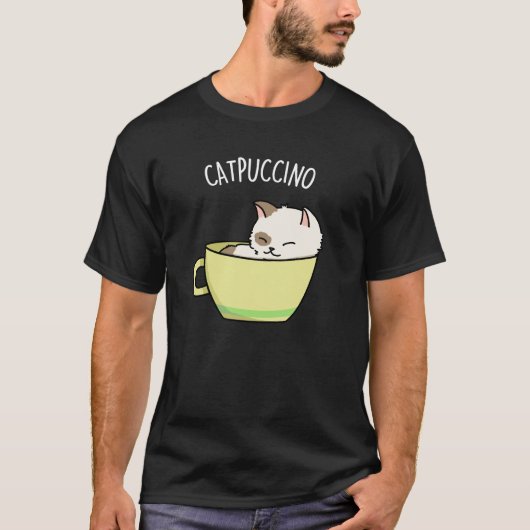 Catpuccino Funny Kitty Cat in Cup Pun Dark BG T-shirt (Voorkant)