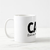 Cat's omdat mensen slokken koffiemok (Links)