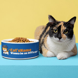 Cat's wil een officier worden voerbakje