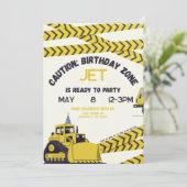 Caution: Birthday Zone Invitation (Debout devant)