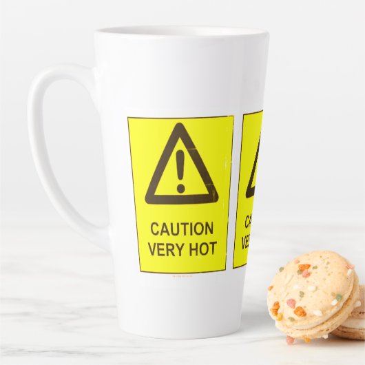 Caution - Hot Latte Mug (En situation)