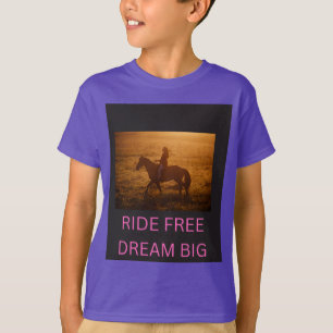 Cavalchez libre, rêvez grand T-Shirt pour enfants