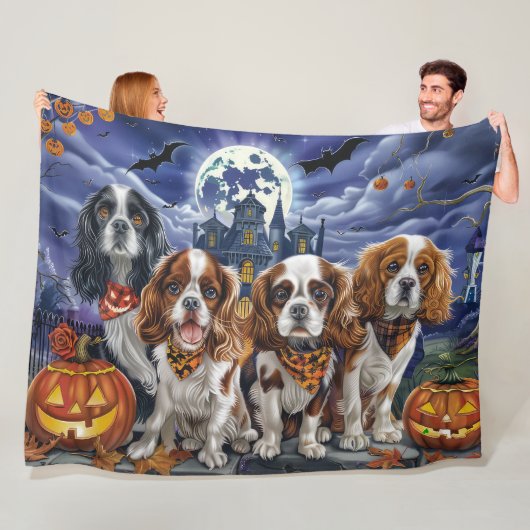 Cavalier King Charles Spaniel Halloween Spooky Fleece Deken (In situ)