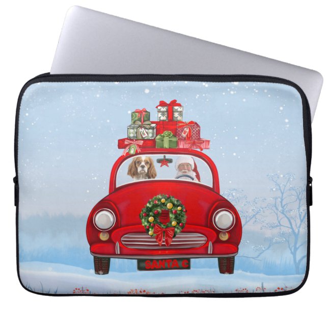 Cavalier King Dog in auto met kerstman Laptop Sleeve (Voorkant)