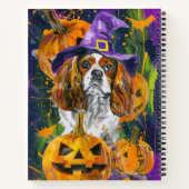 Cavalier King Hond Halloween Heks en Pompoen Notitieboek (Achterkant)