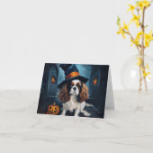 Cavalier King pompoenen Halloween eng Kaart (Gele Bloem)