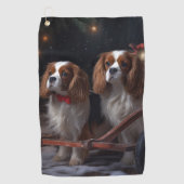 Cavalier King Sneeuwslee Kerstdecoratie Golfhanddoek (Voorkant)