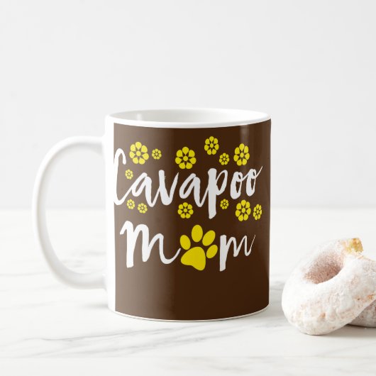 Cavapoo Mam Buttercup Flower Design met Geel Koffiemok (Met donut)