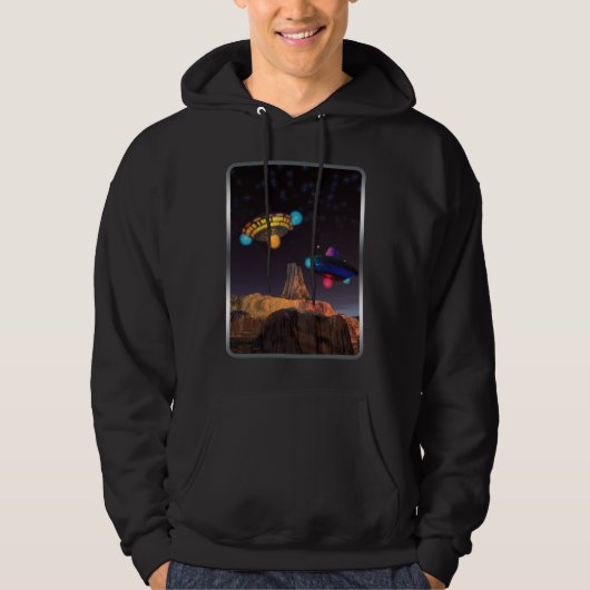 CE3K UFOs V2 Shirt (Voorkant)