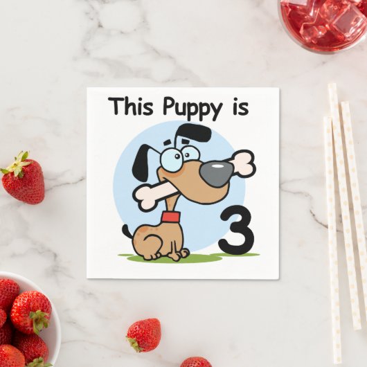 Ce Chiot est 3 serviettes en papier d'anniversaire (En situation)