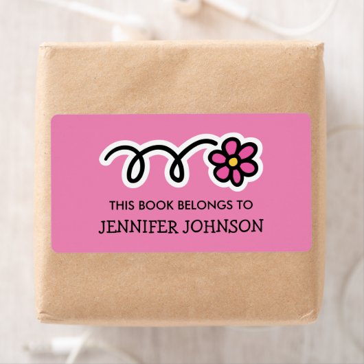 Ce livre appartient à rose daisy étiquette (En situation)