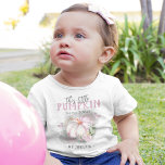 Ce Petit T-Shirt Citrouille Anniversaire Bébé Rose<br><div class="desc">Chute petit t-shirt de fête d'anniversaire citrouille avec un citrouille d'aquarelle rose mignon,  papillons,  fleurs,  eucalyptus,  l'âge de l'enfant,  et le nom des enfants.</div>