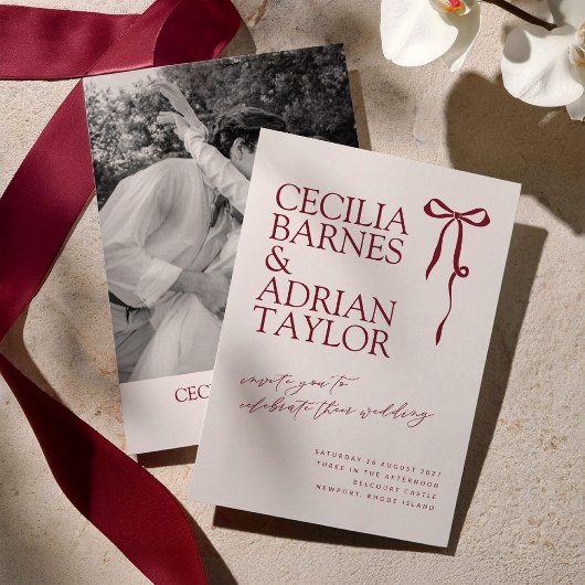 CECILIA Burgundy Wedding Invitation with Bow Kaart
