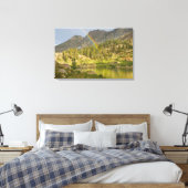 Cecret Lake met regenboog boven Devil's Castle, Canvas Afdruk (Insitu (Slaapkamer))