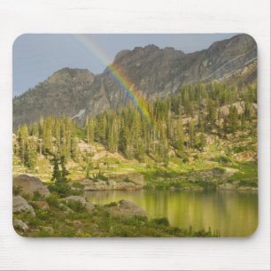 Cecret Lake met regenboog boven Devil's Castle, Muismat