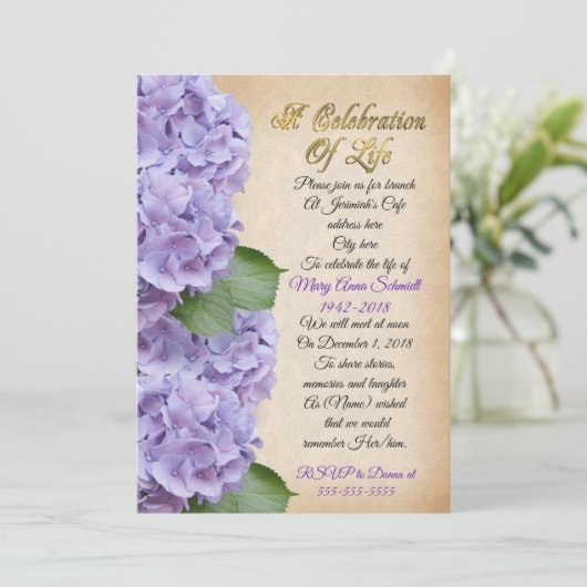 Célébration de la vie Invitation hydrangée (Debout devant)