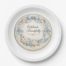 Célébrez avec de belles assiettes en carton