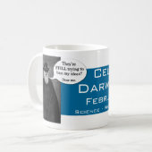 Célébrez la tasse de café de jour de Darwin (Devant gauche)