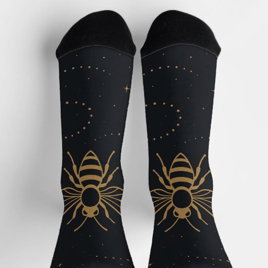 Celestial Bee Trail – Elegant Cosmic Gold Design Sokken (Top)