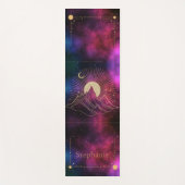 Celestial Mountain Sunrise Monogram Goud Bourgondi Yogamat (Voorkant)
