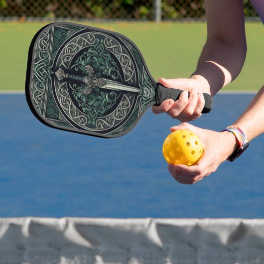 Celtic Green en Zilver Zwaard Pickleball Paddle (Insitu)
