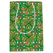 Celtic Knot Irish Braid Pattern Green Medium Cadeauzakje (Voorkant)
