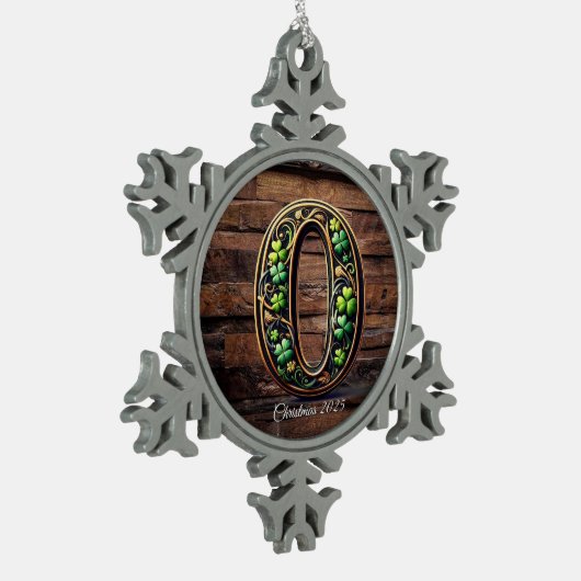 Celtic monogram letter ornament (Links)