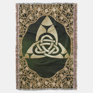 Celtic Trinity Knot op Forest Shadows Deken