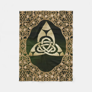 Celtic Trinity Knot op Forest Shadows Fleece Deken