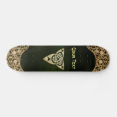 Celtic Trinity Knot op Forest Shadows Skateboard (Horizontaal)