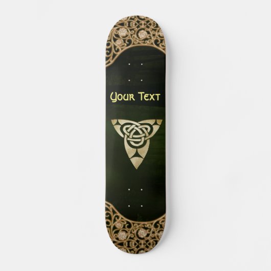 Celtic Trinity Knot op Forest Shadows Skateboard (Voorkant)