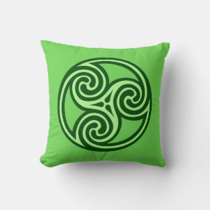 Celtic Tris Ornament, Limoen en Donkergroen Kussen