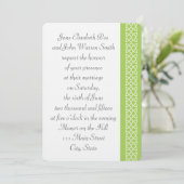 Celtic Weave Hearts in Peridot bruiloft uitnodigin Kaart (Staand voorkant)