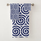 Cercles en spirale abstraits dans un bain bleu mar (En situation)