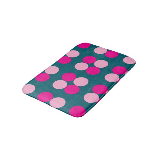 Cercles roses sur tapis de bain vert (Angle)