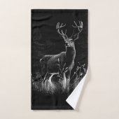 Cerf aux bois encadrés par champ et arbre (Serviette à main)