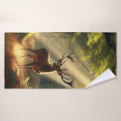 Cerf dans la forêt matinale (Serviette de bain)